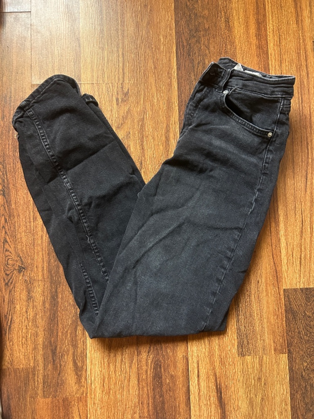 H&M Women’s Slim Straight Jeans in Black